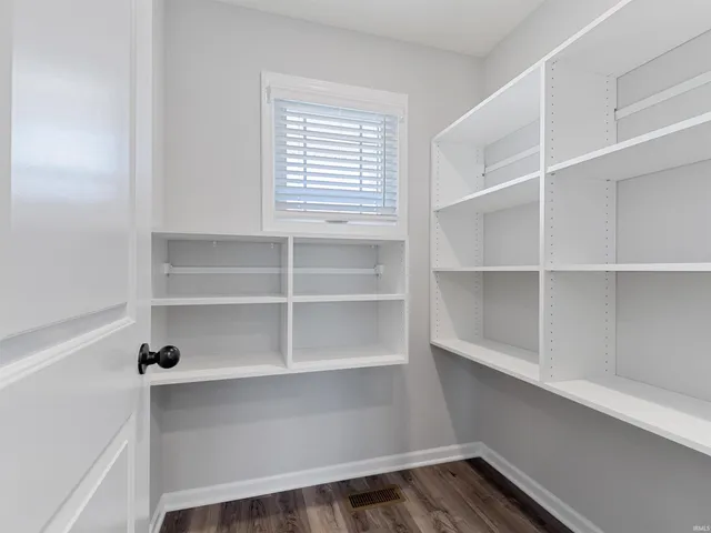 $303,961 | 803 Noble Creek Parkway, Kendallville, IN 46755