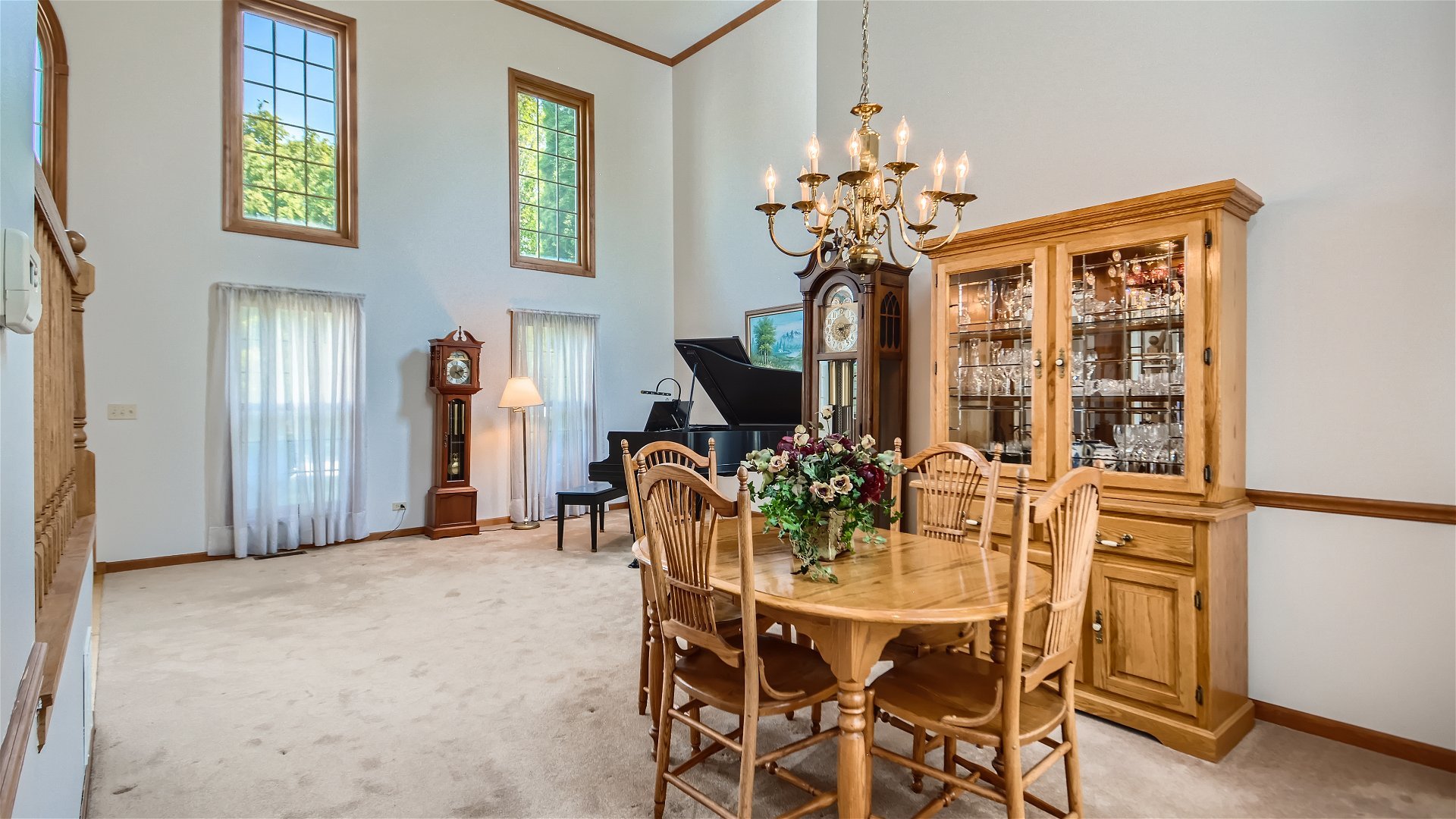 1840 Nicholson Drive Hoffman Estates, IL 60192 - Photo 7 of 28 a dining room with furniture and window