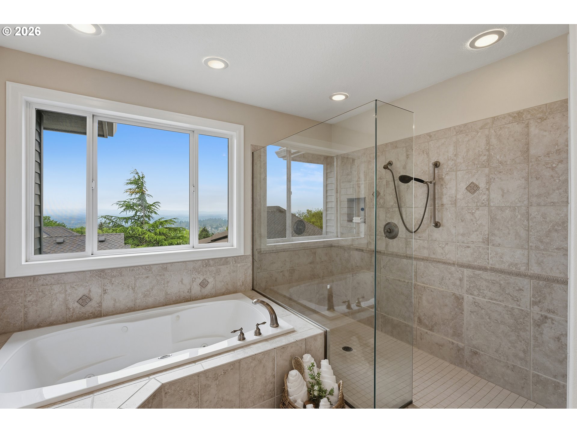 2760 Northwest Birkendene Street Portland, OR 97229 - Photo 28 of 48 Jacuzzi