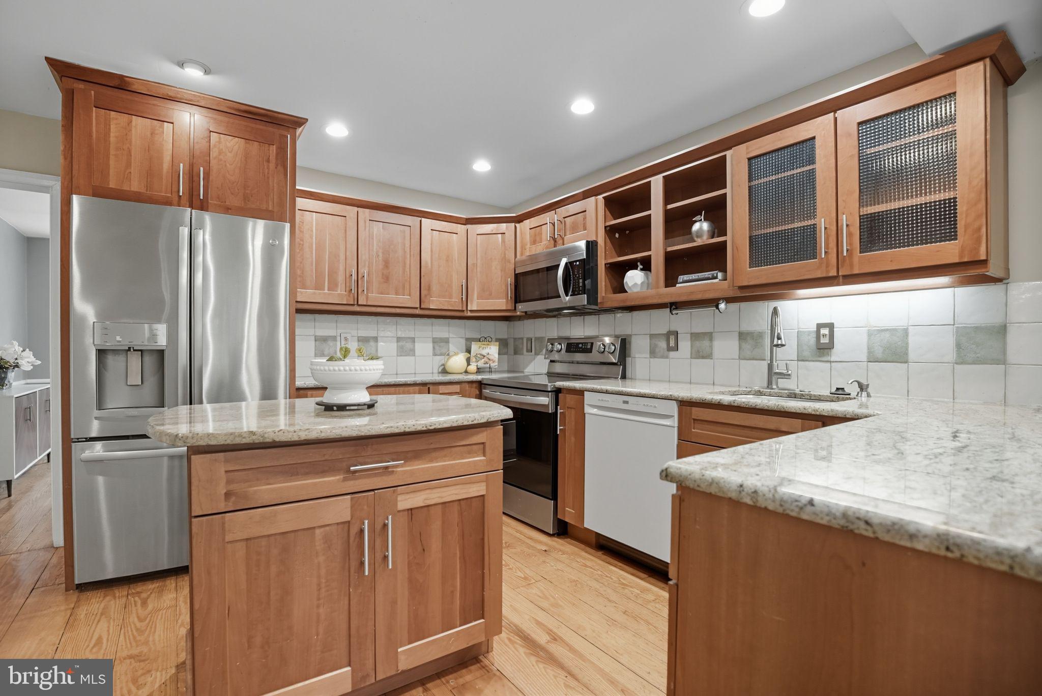 615 Mulford Road Wyncote, PA 19095 - Photo 7 of 32