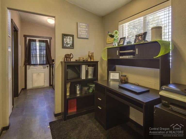 60085 Hopi Road Bend, OR 97702 - Photo 20 of 25 Additional Photo