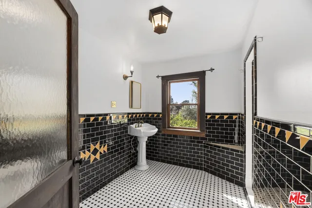 $8,000 | 1409 Avon Park Terrace, Los Angeles, CA 90026