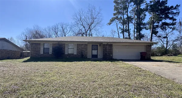 $166,500 | 105 Rutherford Street, Mount Vernon, TX 75457