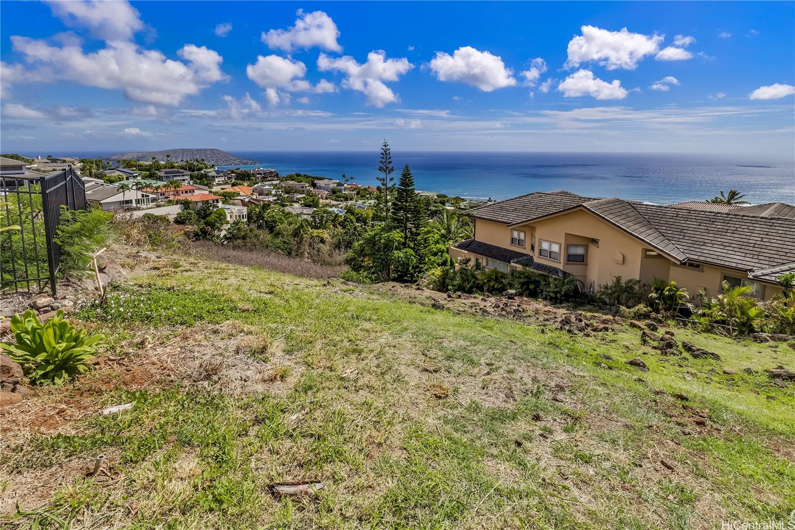 549 Moaniala Street Honolulu, HI 96821 - Photo 13 of 23 Sweeping views