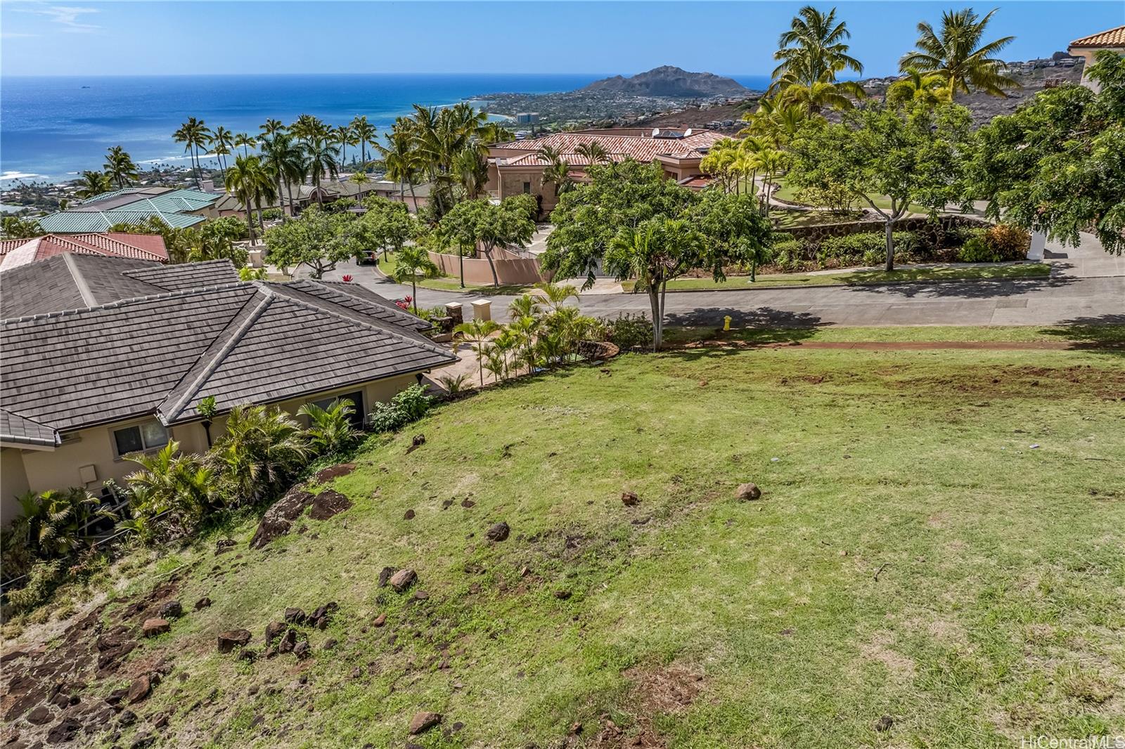 549 Moaniala Street Honolulu, HI 96821 - Photo 16 of 23 Largest lot for sale on the ridge