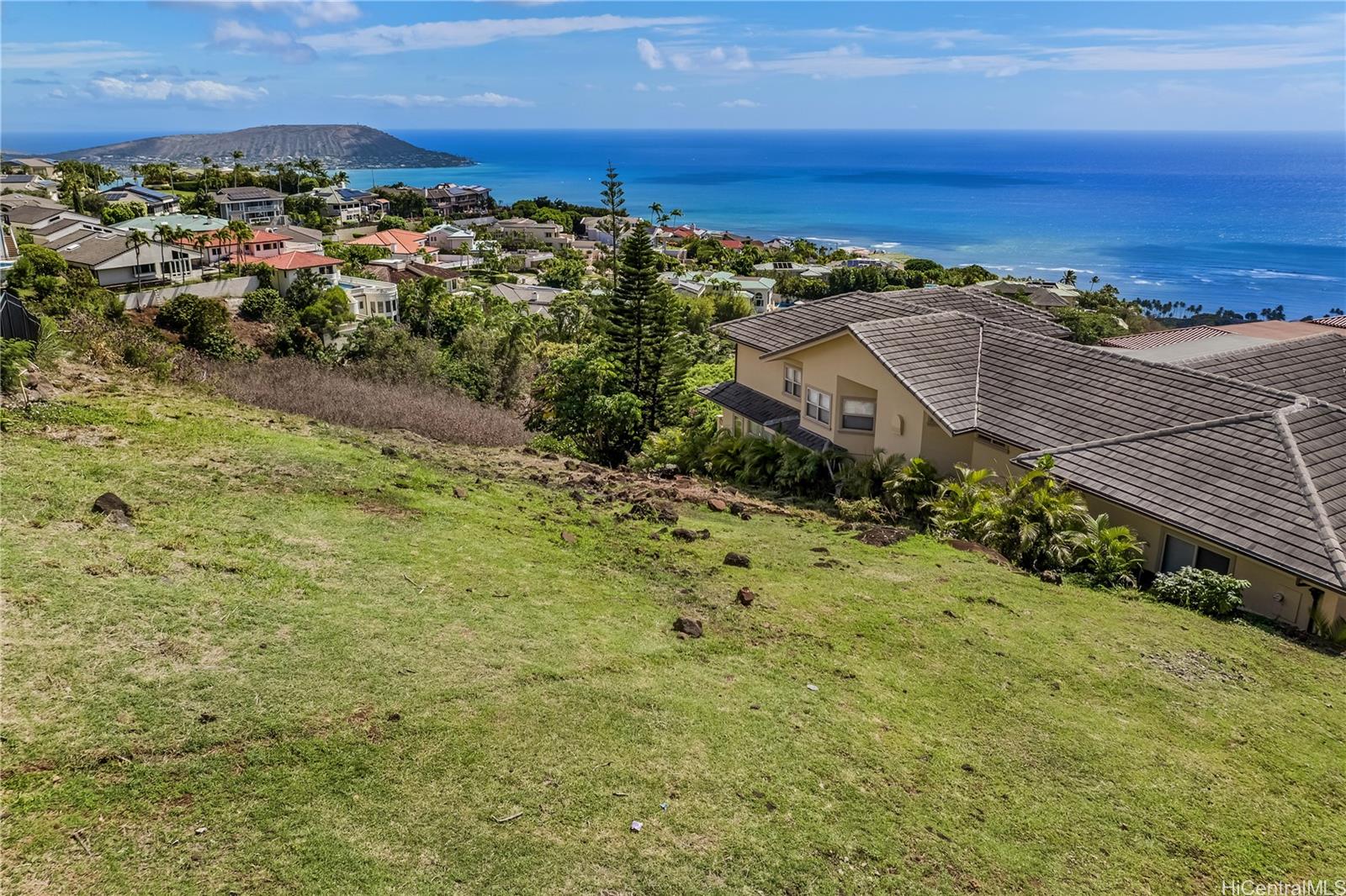 549 Moaniala Street Honolulu, HI 96821 - Photo 4 of 23 Views from every inch of the land.