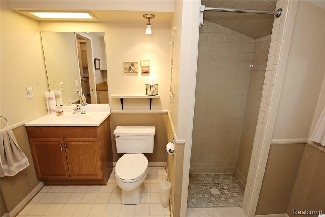 3900 Allen Road Ortonville, MI 48462 - Photo 29 of 55 29) Kitchen Bathroom.jpg