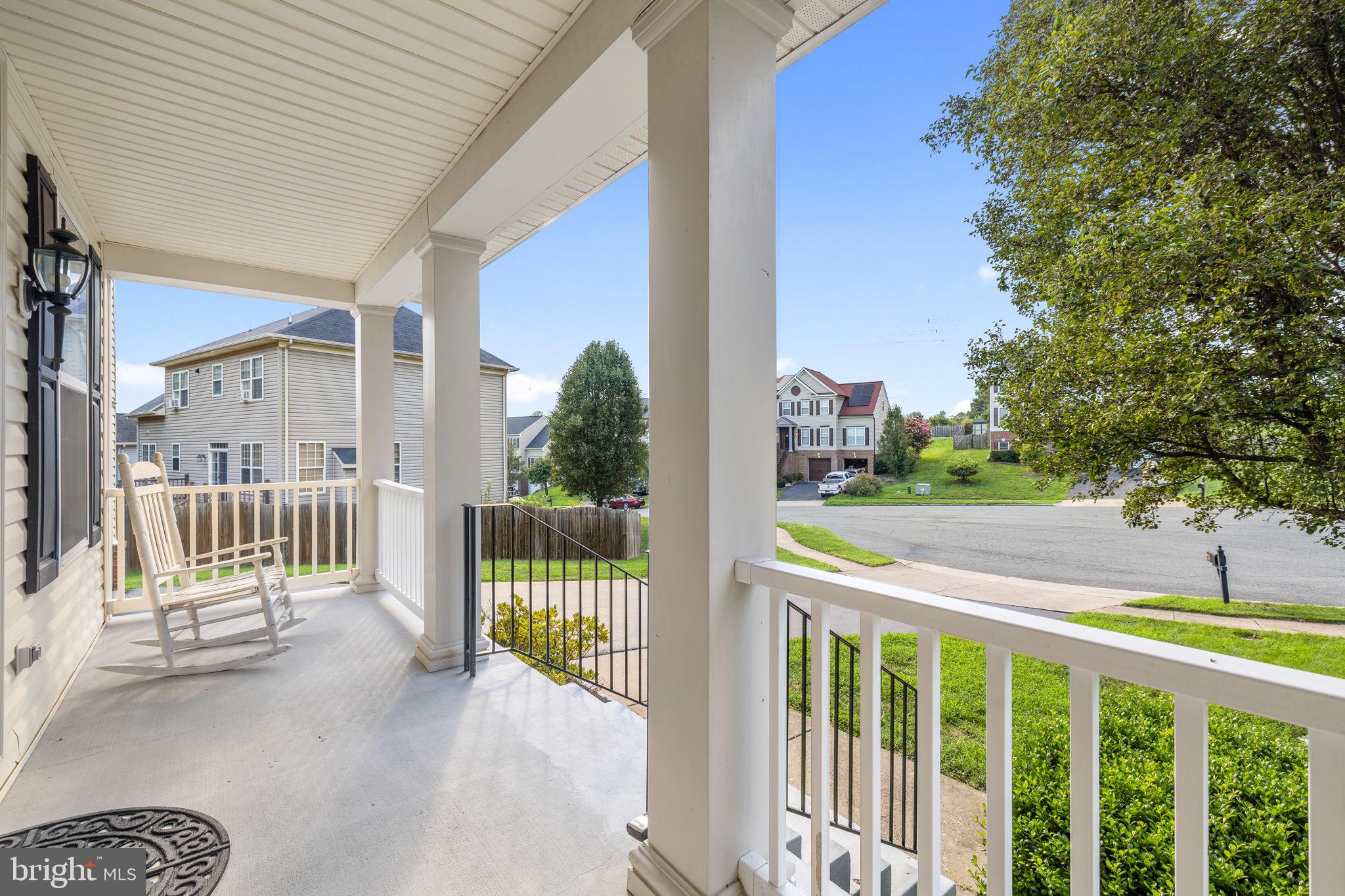 17609 Overlook Road Dumfries, VA 22026 - Photo 4 of 42 Front Porch