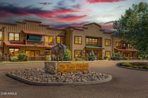 $1,825 | 2399 Quarter Horse Trail, Unit 241, Overgaard, AZ 85933