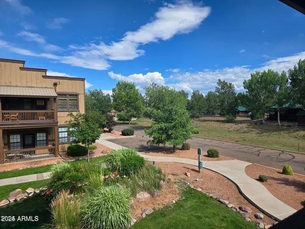 $1,825 | 2399 Quarter Horse Trail, Unit 241, Overgaard, AZ 85933