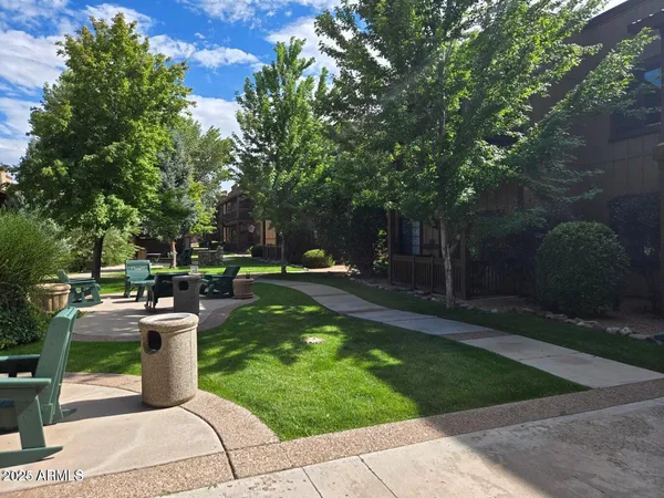 $1,825 | 2399 Quarter Horse Trail, Unit 241, Overgaard, AZ 85933