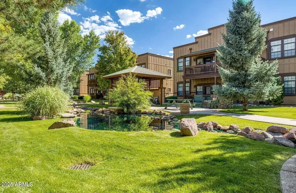 $1,825 | 2399 Quarter Horse Trail, Unit 241, Overgaard, AZ 85933