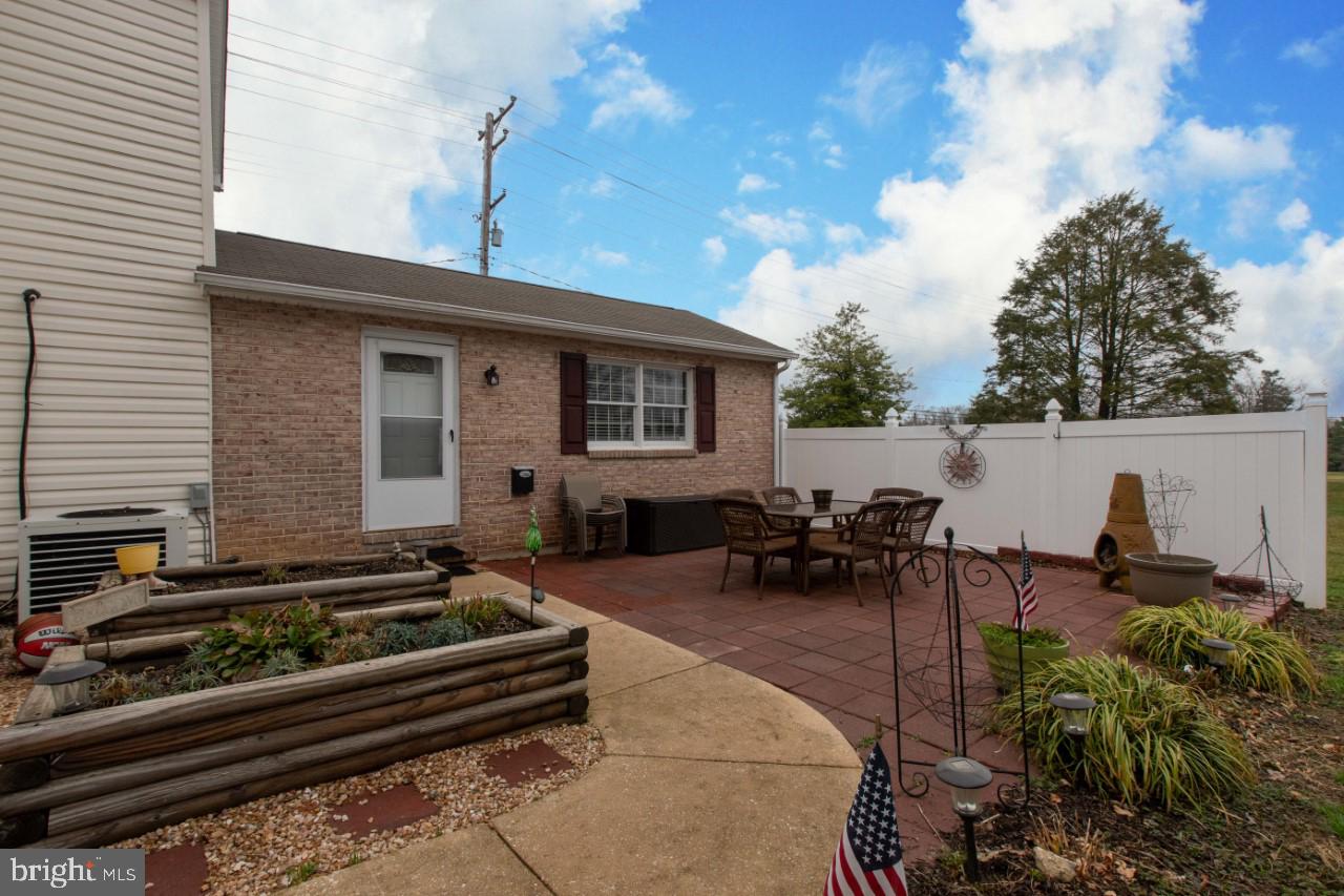 2205 Harford Road Fallston, MD 21047 - Photo 11 of 53 Privacy Fence