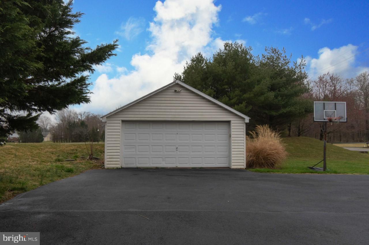 2205 Harford Road Fallston, MD 21047 - Photo 4 of 53 2 Car Garage