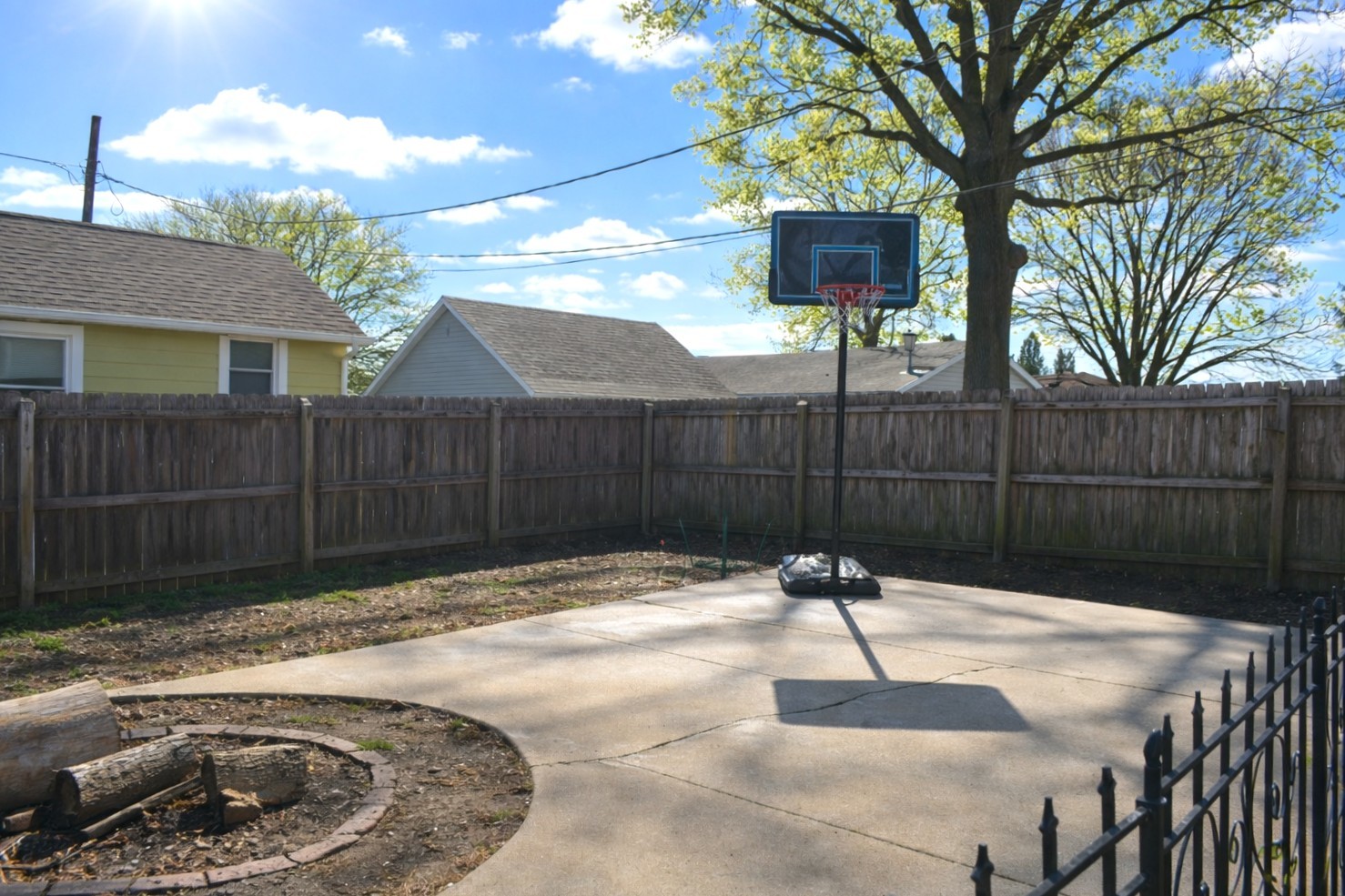 112 7th Avenue Sterling, IL 61081 - Photo 4 of 18 a house view with a backyard space