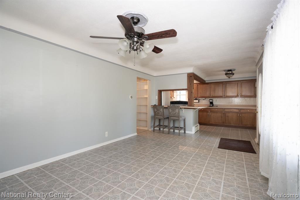 21059 Wick Road Taylor, MI 48180 - Photo 9 of 37