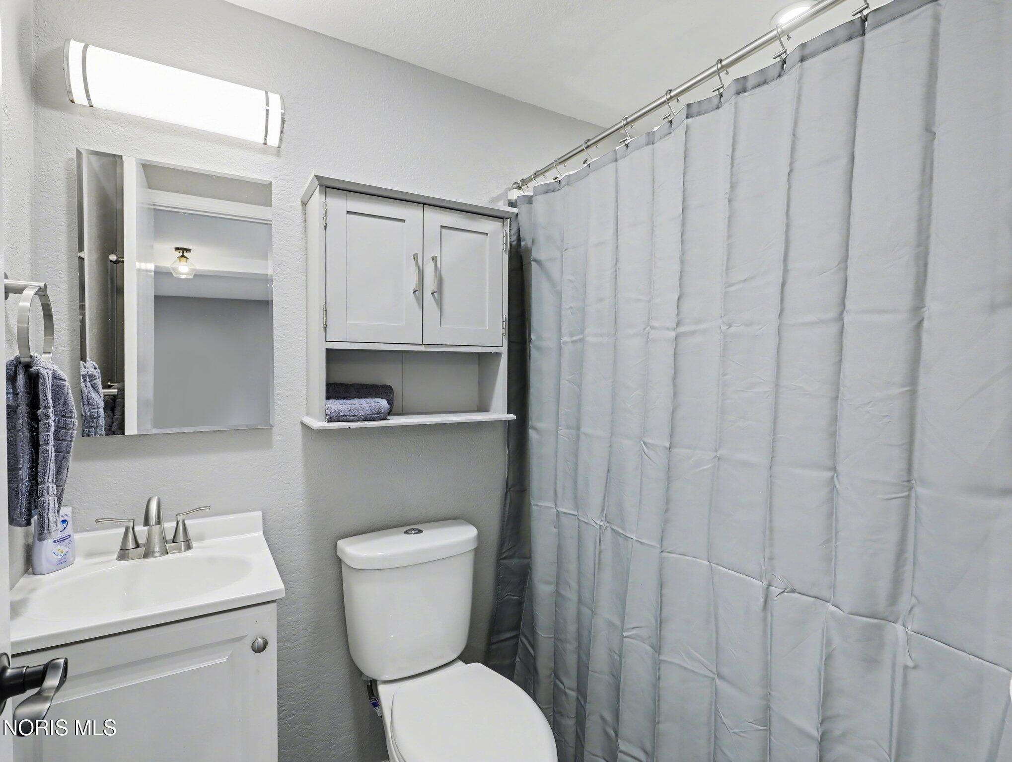 5845 Douglas Road Toledo, OH 43613 - Photo 19 of 24 010_file_3193