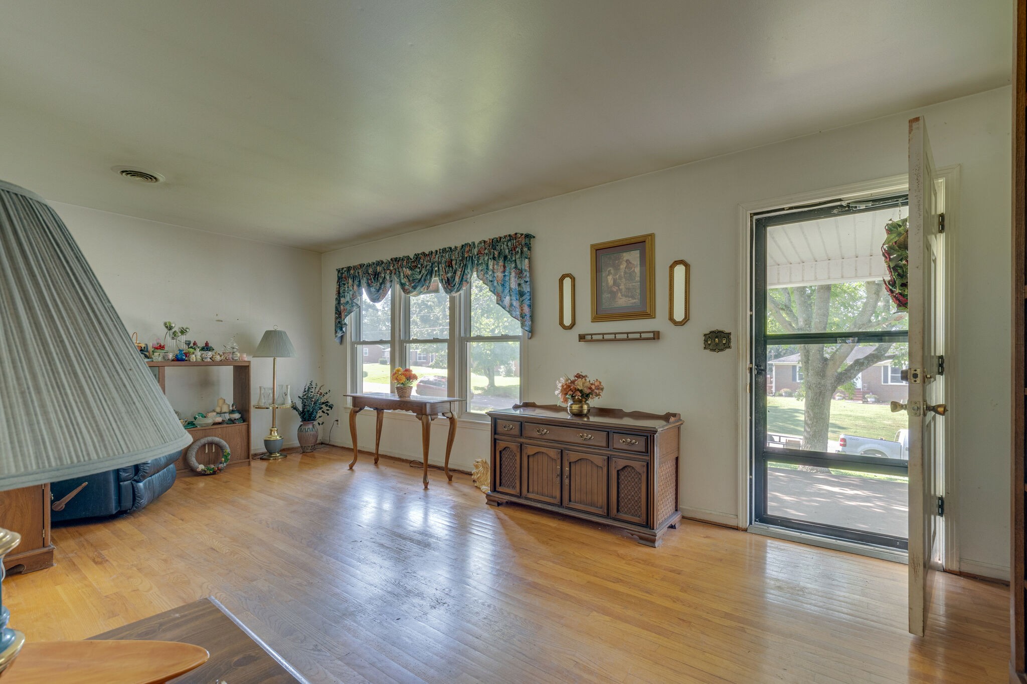 224 Stonewall Road Columbia, TN 38401 - Photo 4 of 30 Gallery Image 4