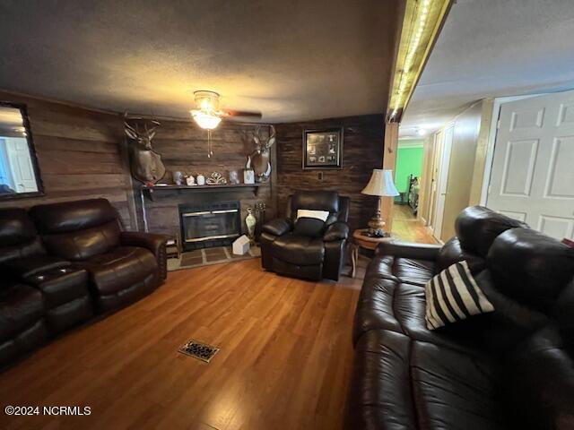 1779 Mccrimmon Road Rowland, NC 28383 - Photo 7 of 37 Living Room