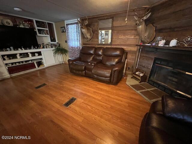 1779 Mccrimmon Road Rowland, NC 28383 - Photo 8 of 37 Living Room pic 2