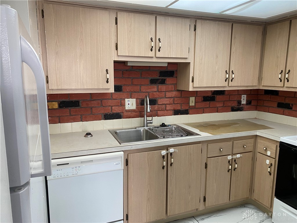 5551 Hummock Road Dayton, OH 45426 - Photo 7 of 11 kit v2