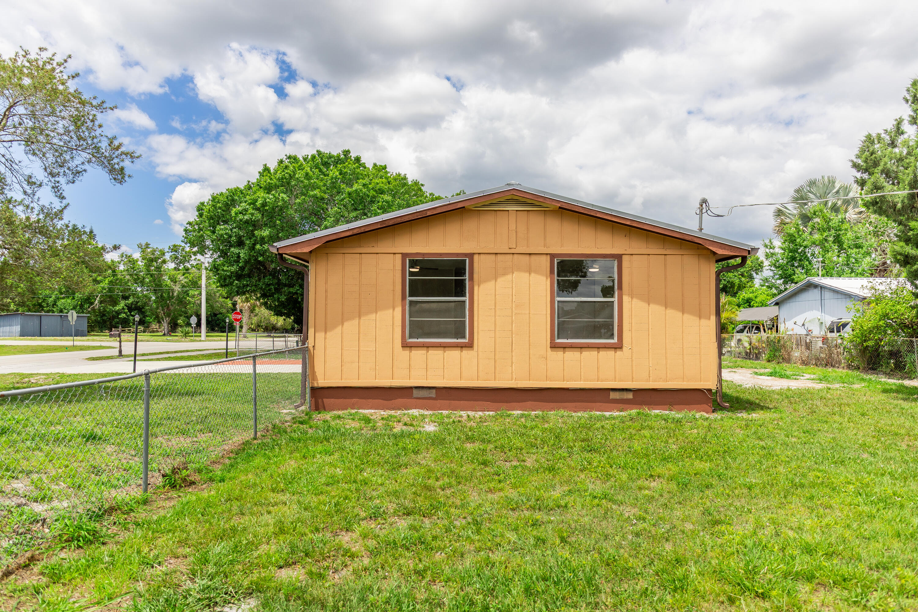 612 Southwest 9th Street Okeechobee, FL 34974 - Photo 11 of 52 612 Property-21