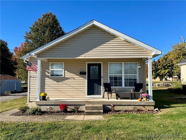 $210,000 | 917 Valley View Road, New Albany, IN 47150