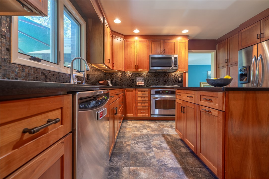 170 Edgemoor Road Brighton, NY 14618 - Photo 25 of 50