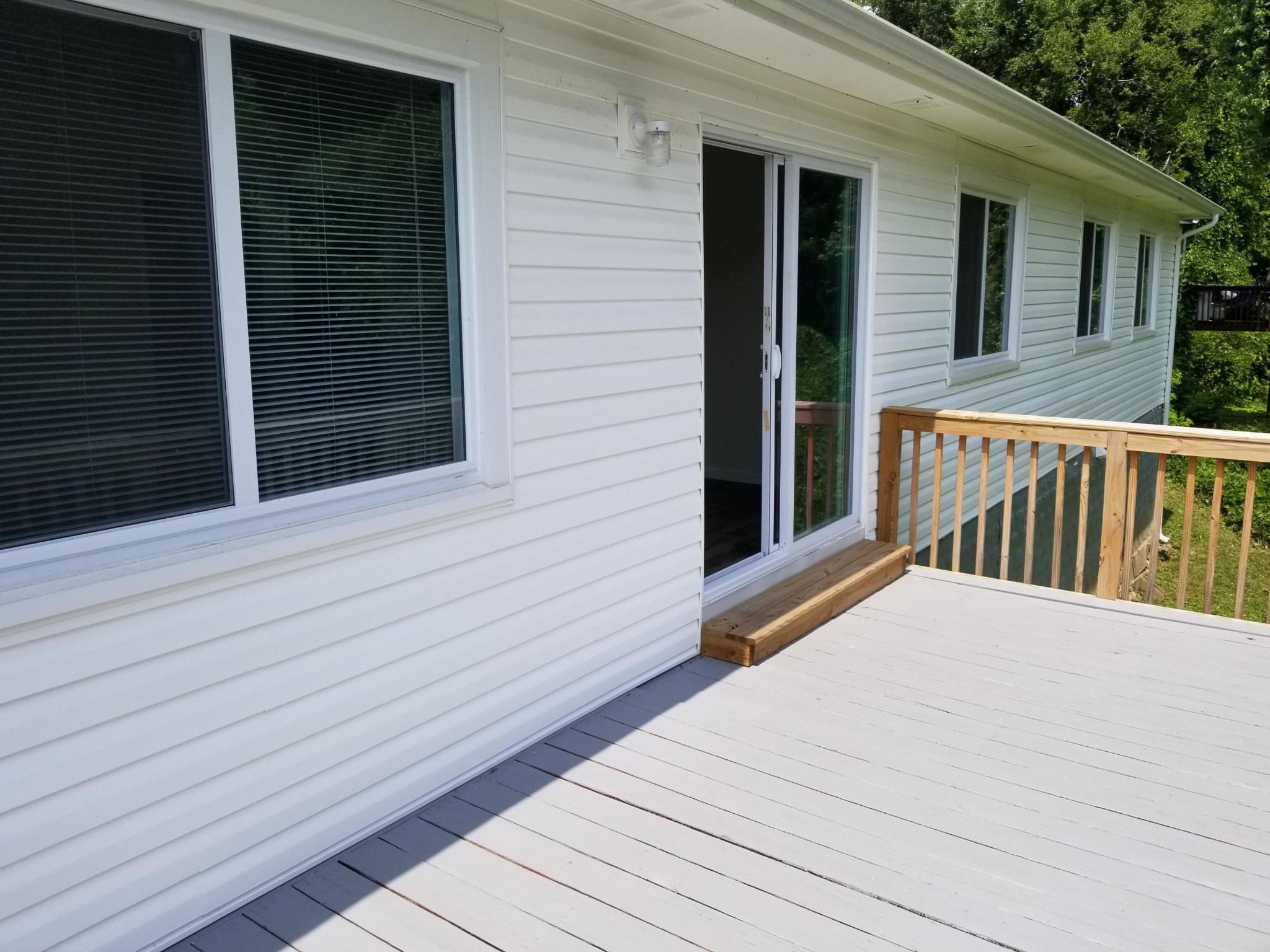 104106 Hunter Circle Oak Ridge, TN 37830 - Photo 6 of 15 a balcony view with a wooden floor