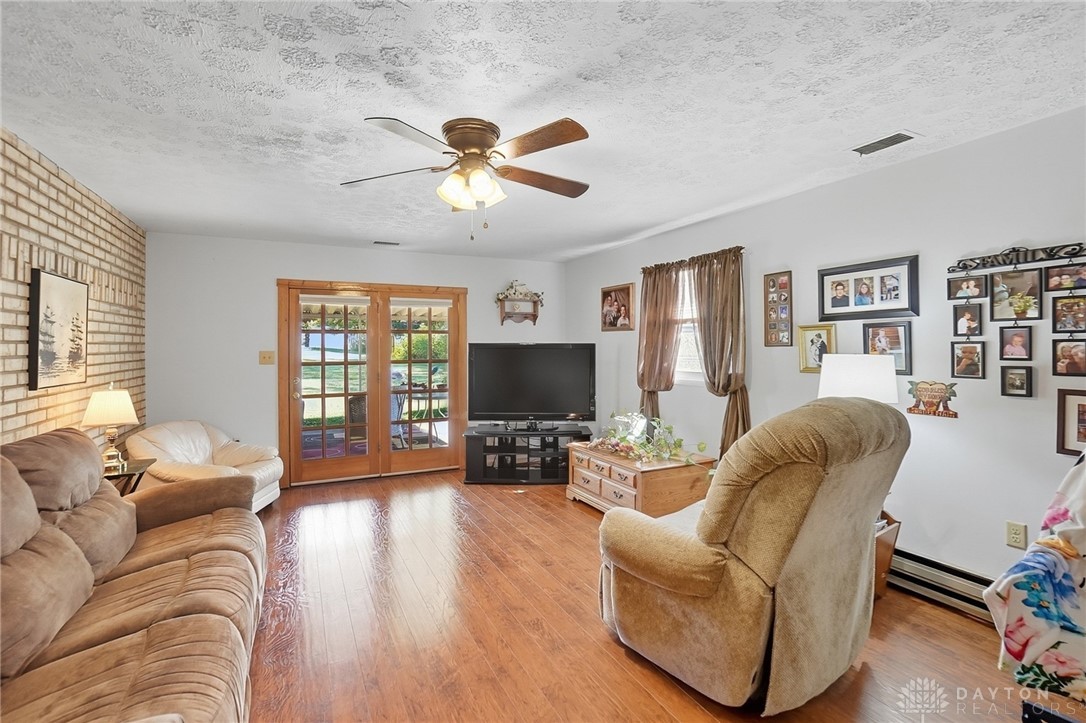 6445 Heffner Road Tipp City, OH 45371 - Photo 13 of 34 Family room
