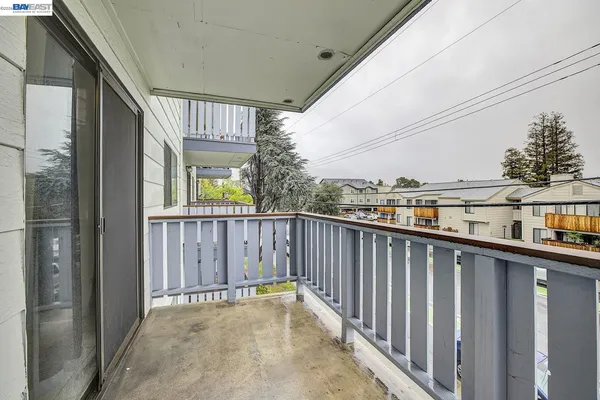 $250,000 | 29300 Dixon Street, Unit 207, Hayward, CA 94544