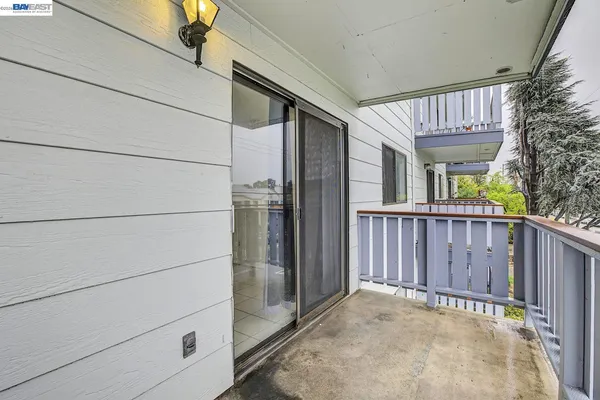 $250,000 | 29300 Dixon Street, Unit 207, Hayward, CA 94544