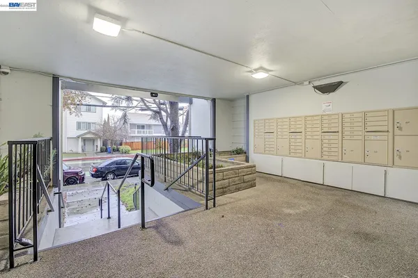 $250,000 | 29300 Dixon Street, Unit 207, Hayward, CA 94544