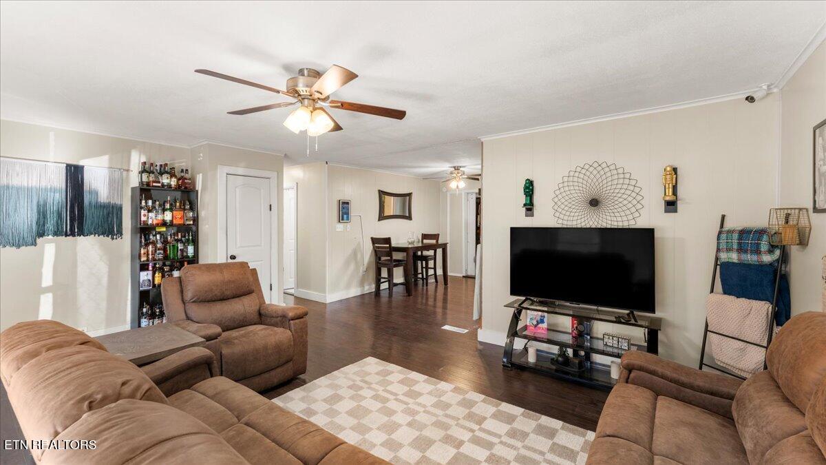 8520 Heiskell Road Powell, TN 37849 - Photo 4 of 21 06-Living Room