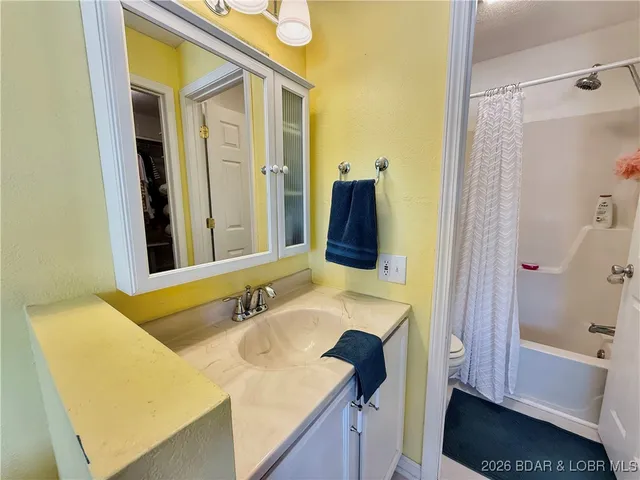 $254,000 | 431 Barbra Le Ln Ln Lake, Unit 431, Lake Ozark, MO 65049