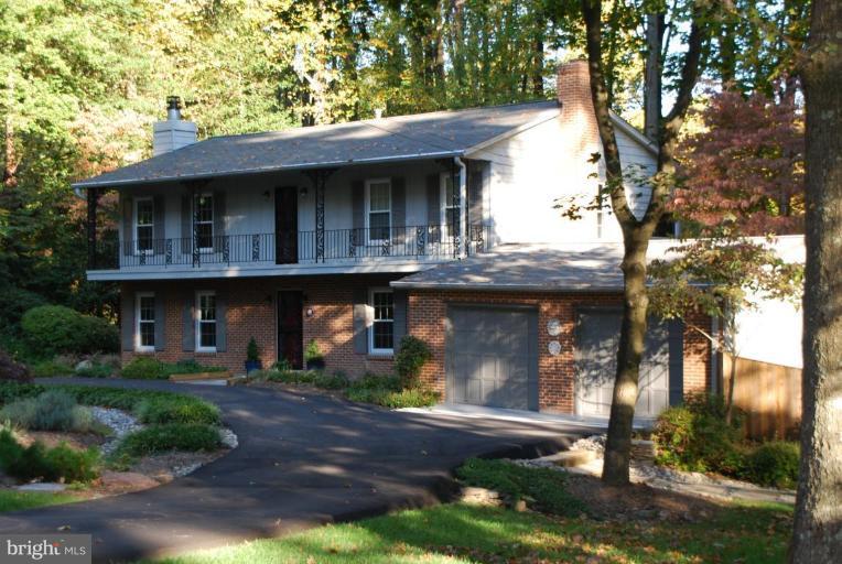 2022 Carrhill Road Vienna, VA 22181 - Photo 1 of 26 Exterior (Main)