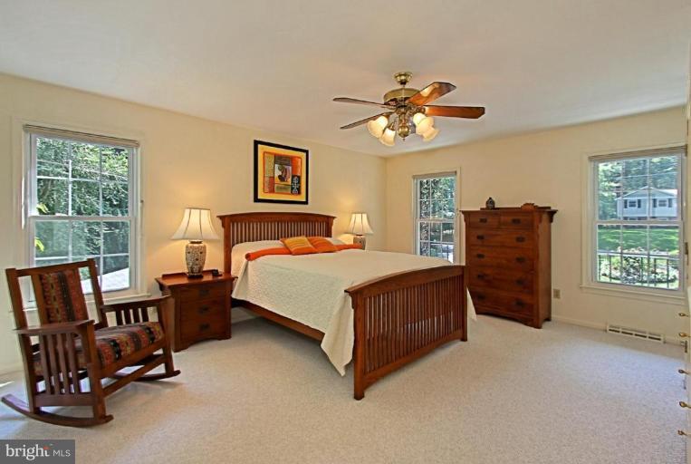 2022 Carrhill Road Vienna, VA 22181 - Photo 11 of 26 Master Bedroom