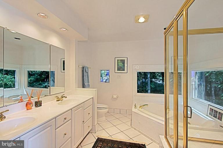2022 Carrhill Road Vienna, VA 22181 - Photo 14 of 26 Master Bath