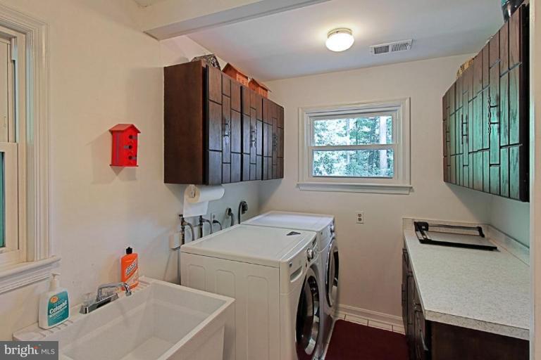 2022 Carrhill Road Vienna, VA 22181 - Photo 21 of 26 Laundry Area 1