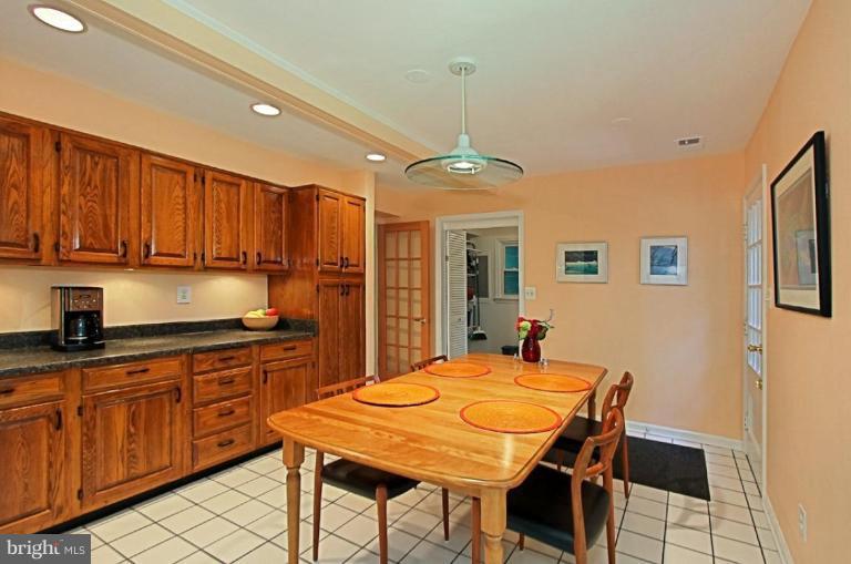2022 Carrhill Road Vienna, VA 22181 - Photo 6 of 26 Kitchen #2
