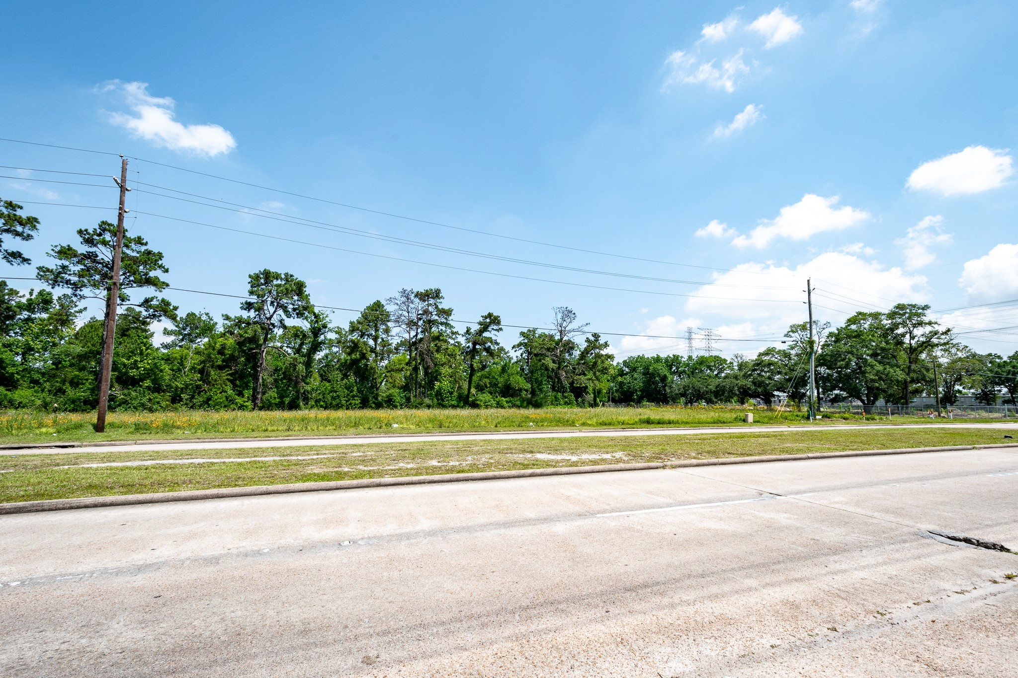 14815 Old Humble Road Houston, TX 77396 - Photo 9 of 11 a view of a volley ball court