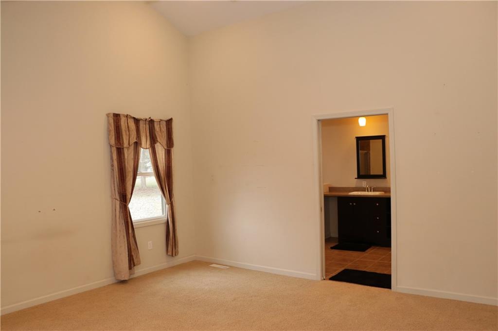 4265 Sharp Lane Columbus, IN 47201 - Photo 11 of 29 Gallery Image 11