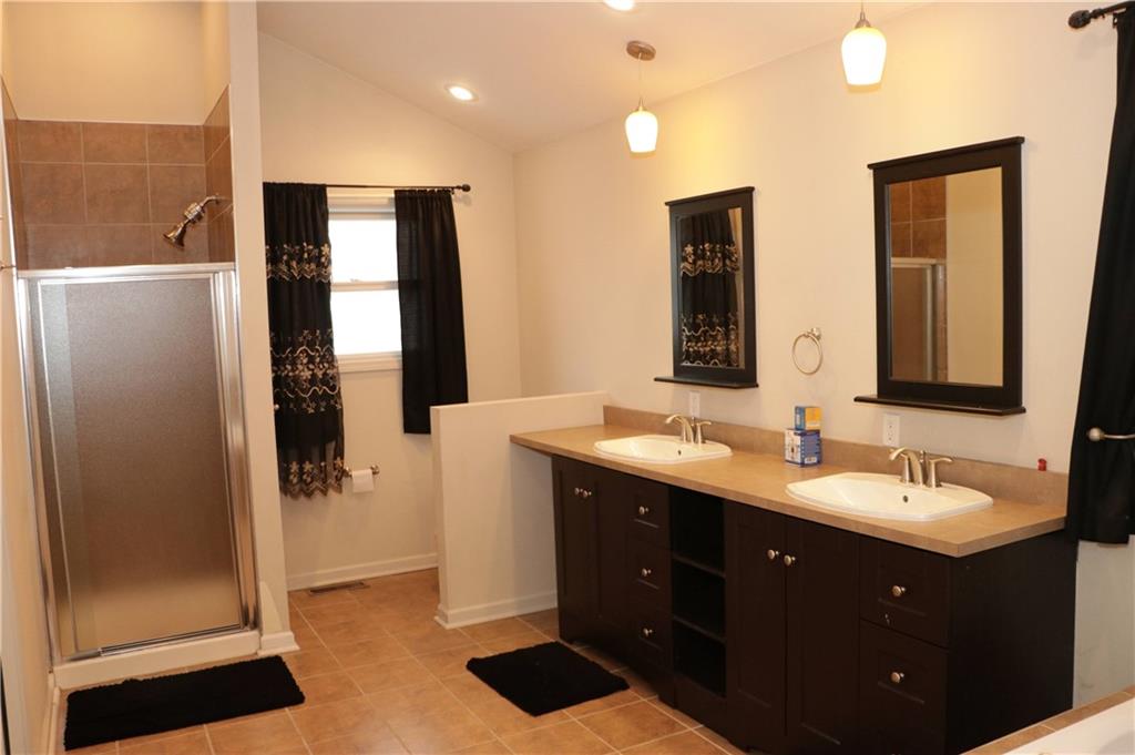 4265 Sharp Lane Columbus, IN 47201 - Photo 14 of 29 Gallery Image 14