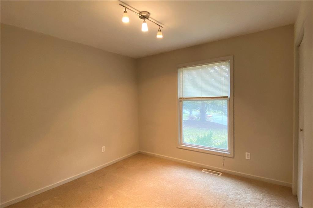 4265 Sharp Lane Columbus, IN 47201 - Photo 18 of 29 Gallery Image 18