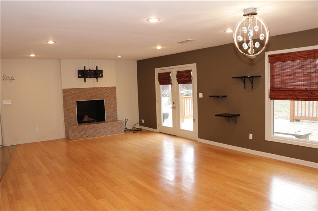 4265 Sharp Lane Columbus, IN 47201 - Photo 3 of 29 Gallery Image 3