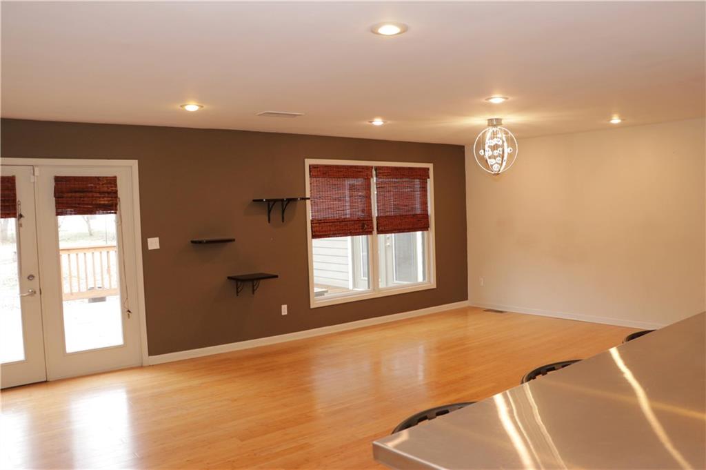 4265 Sharp Lane Columbus, IN 47201 - Photo 5 of 29 Gallery Image 5