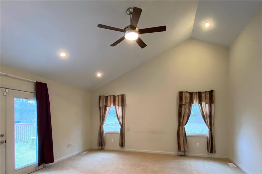 4265 Sharp Lane Columbus, IN 47201 - Photo 10 of 29 Gallery Image 10