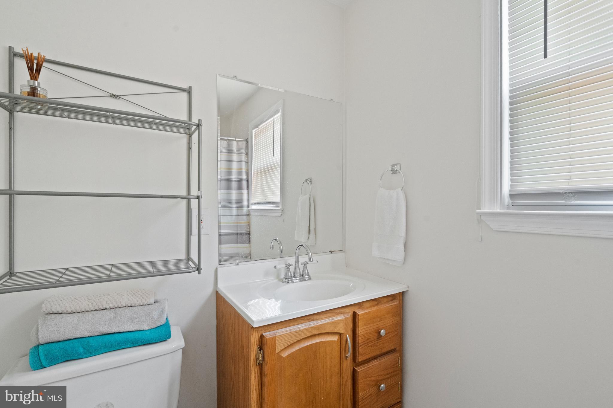 8512 Rolling Road Manassas, VA 20110 - Photo 16 of 44 Gallery Image 16