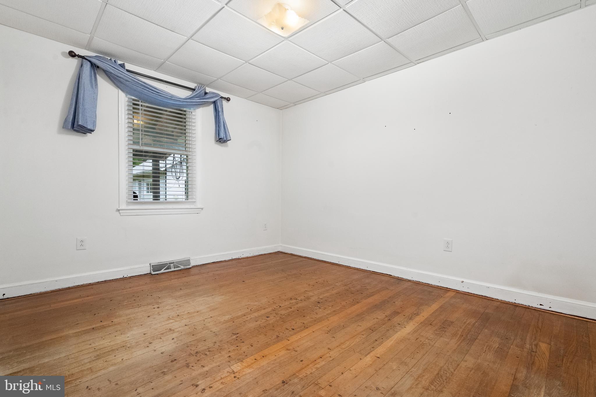 8512 Rolling Road Manassas, VA 20110 - Photo 19 of 44 Gallery Image 19