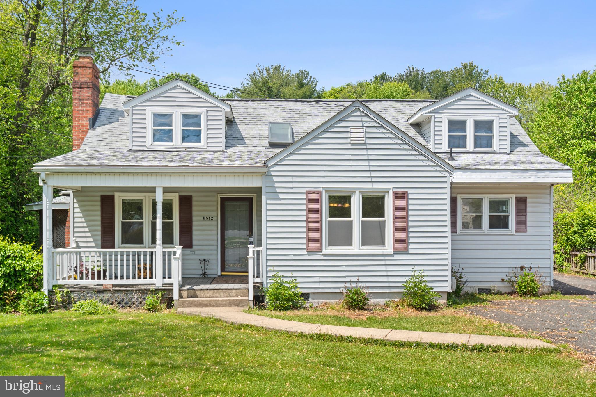 8512 Rolling Road Manassas, VA 20110 - Photo 2 of 44 Gallery Image 2